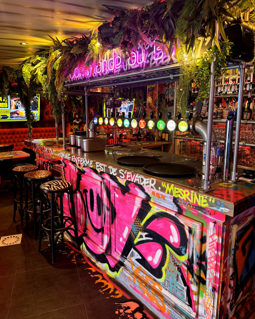 Ruin bar