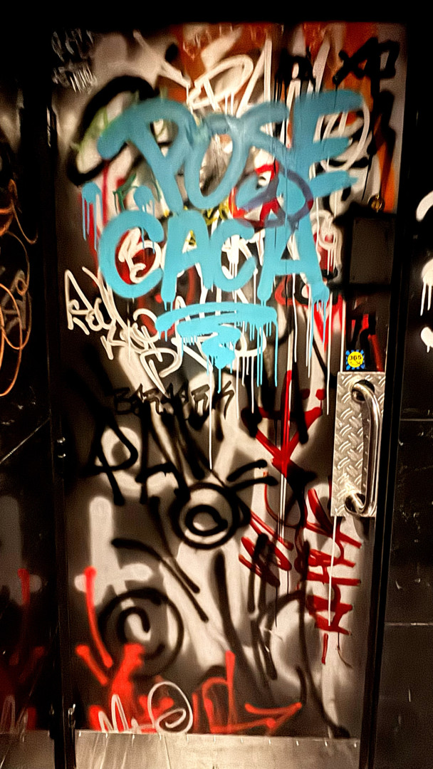 Ruin bar
