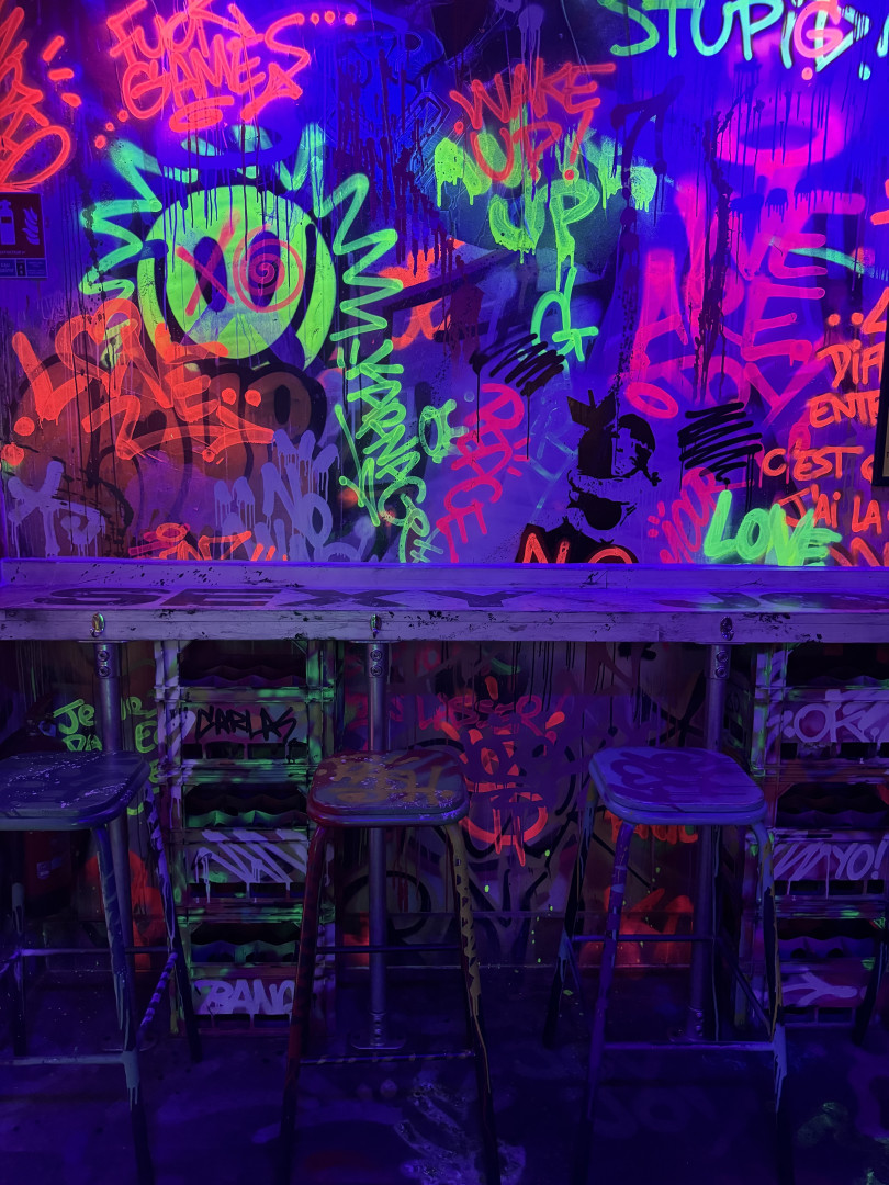 Ruin bar