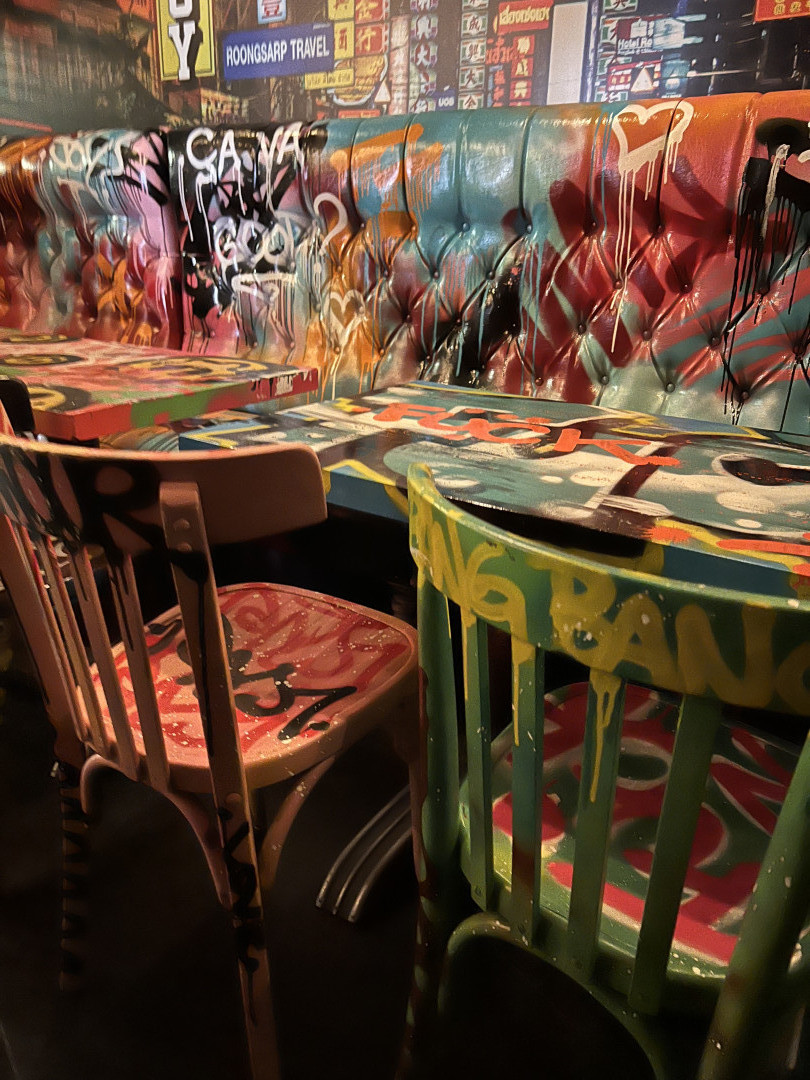 Ruin bar
