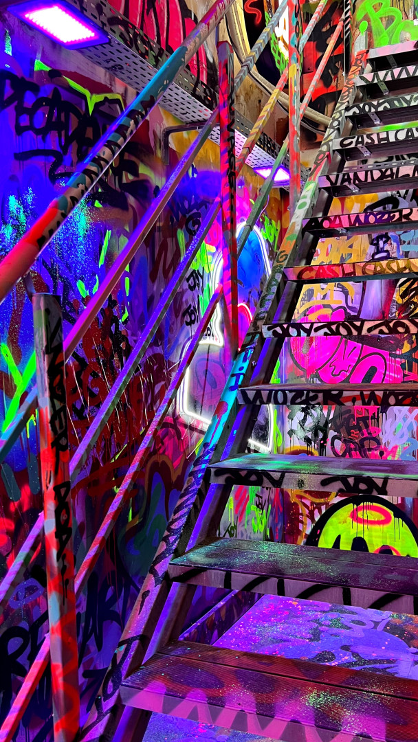 Ruin bar